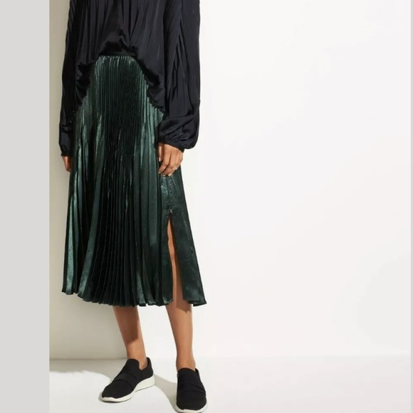 Vince Dresses & Skirts - NWT Vince Chevron Pleated Skirt Coastal Blue Navy